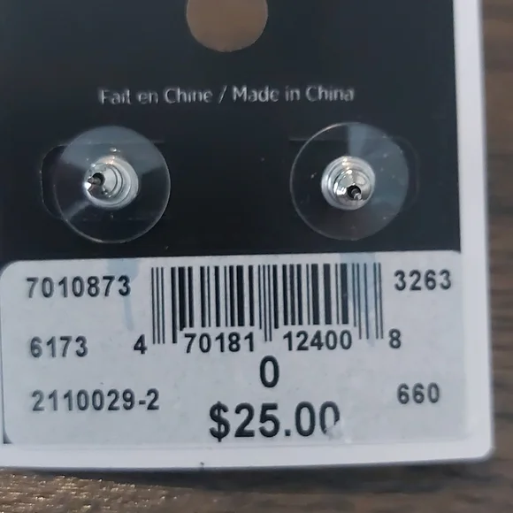 Ear Rings - Picture 2 of 3